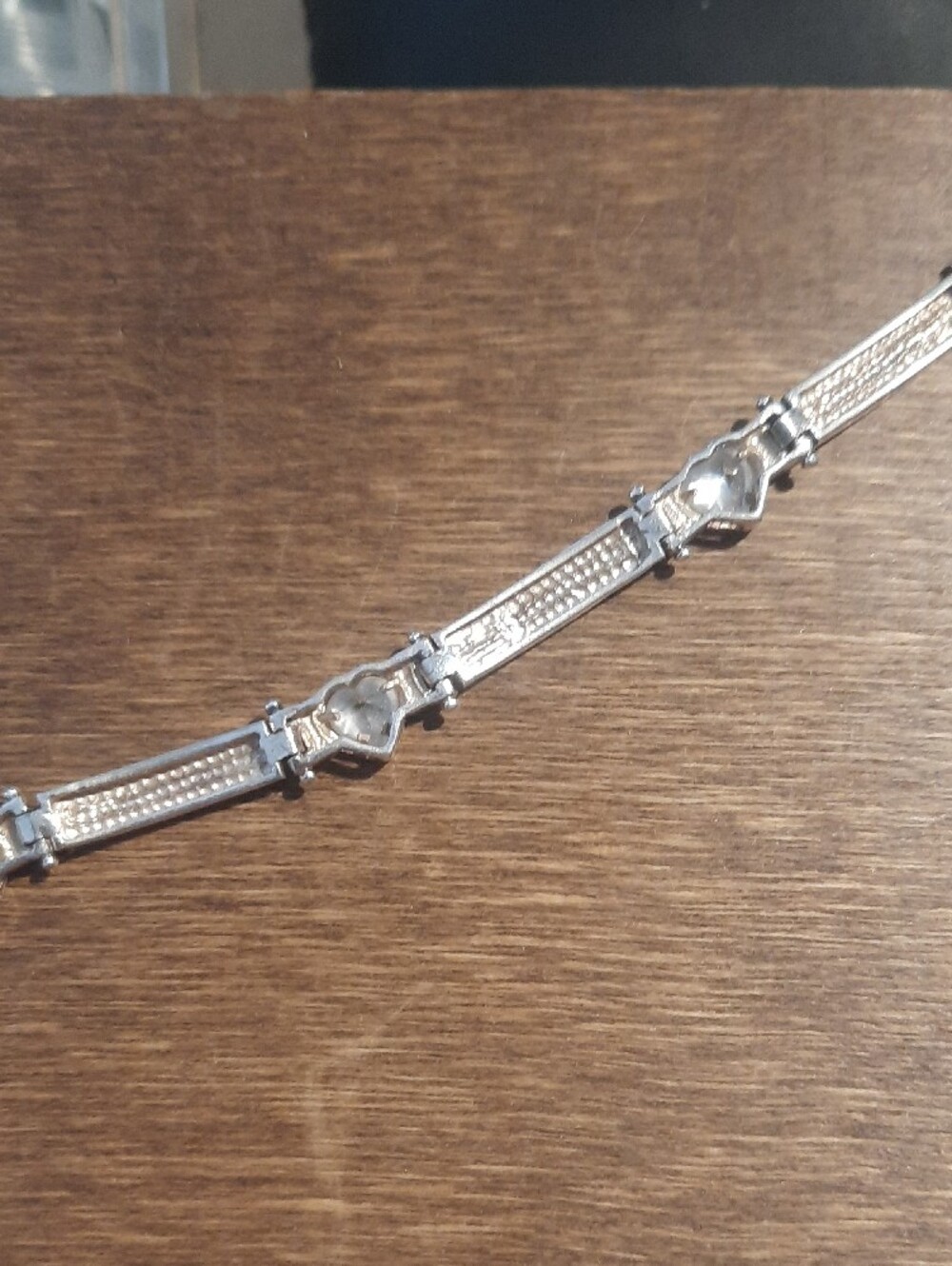 Elegant Silver Heart Link Bracelet - Women Jewelry - Picture 2 of 5